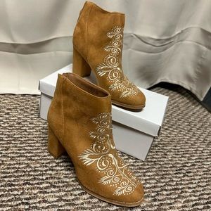 Camel Booties with Cream Embroidery Design